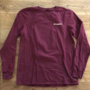 Men’s maroon long sleeved T-shirt.